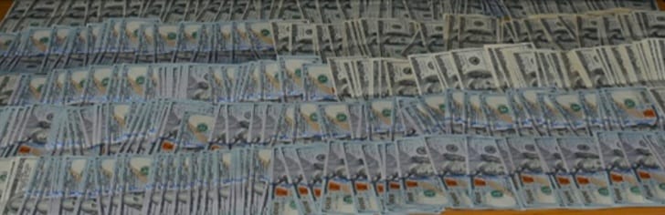 La policía recuperó un millonaria suma de dinero que le habían robado a una jubilada, y detuvieron a un familiar (1)