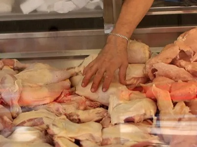 El precio del pollo cayó alrededor de un 35%: cuánto costará en las carnicerías (1)