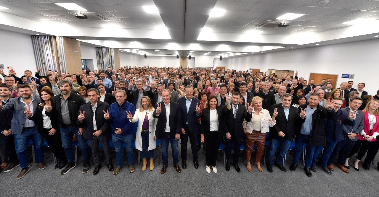 Fuerte respaldo de legisladores e intendentes a la candidatura de Bahl (1)