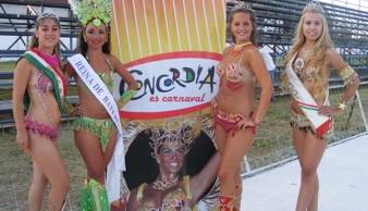 SE PRESENTÓ ANOCHE EL CARNAVAL 2011 (2)