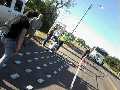 La policía de Entre Ríos impido el robo de un camión y secuestro unos 80 kilos de drogas (1)