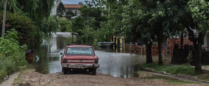 BUENA NOTICIA: Tiende a bajar en todo su curso el Río Uruguay, comienza operativo de regreso a casa (1)